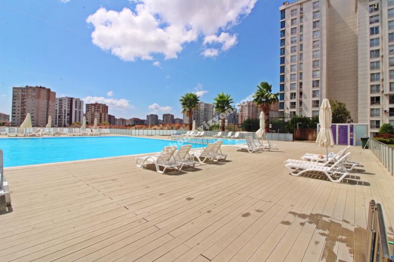 Beylikdüzü Barış Mh. Satılık Site içinde Full lüx 4+1 Daire.-1