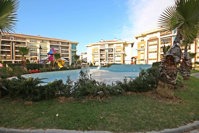 Bahçelievler Yenibosna EVİZA KONAKLARINDA Satılık Lüx 3+1 Daire.-1