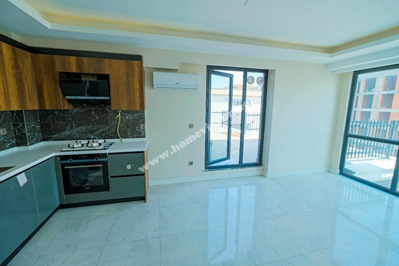 Bahçelievler Çobançeşme Satılık Site İçinde TERASLI Lüx 2+1 Daire.-1