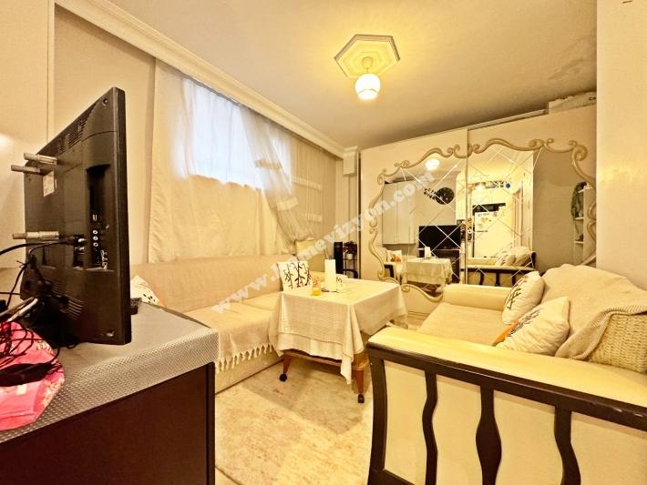 Home Vizyon Bahçelievler Zafer Satılık 2+1 Bahçe Katı Daire.-1